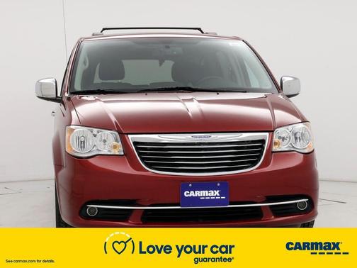 Photo 5 of 26 of 2015 Chrysler Town & Country Touring-L