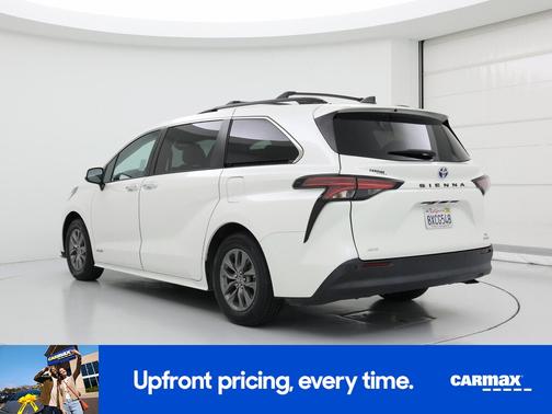 2021 Toyota Sienna XLE