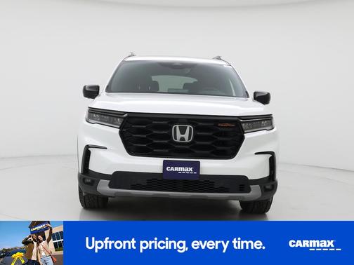 White 2024 Honda Pilot Trailsport