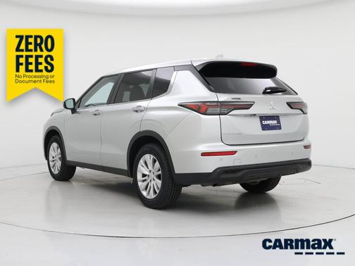 Silver 2025 Mitsubishi Outlander ES