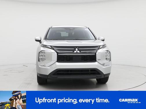 Silver 2025 Mitsubishi Outlander ES
