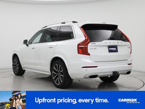 2017 Volvo XC90 T6 Momentum