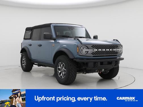 Blue 2023 Ford Bronco Badlands