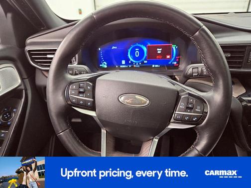 Black 2023 Ford Explorer Platinum