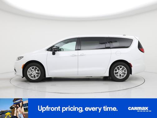 White 2025 Chrysler Pacifica Select