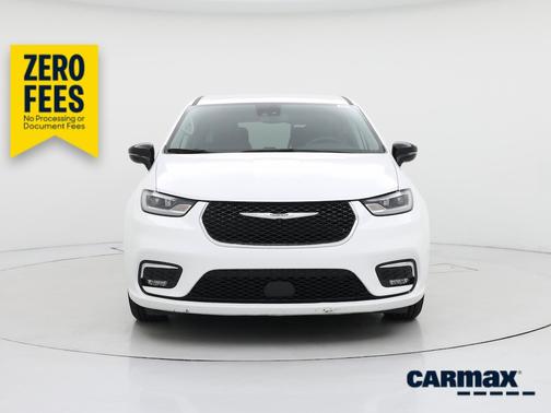 White 2024 Chrysler Pacifica Touring L