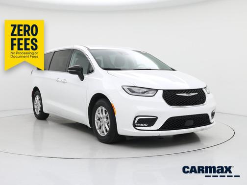 White 2024 Chrysler Pacifica Touring L
