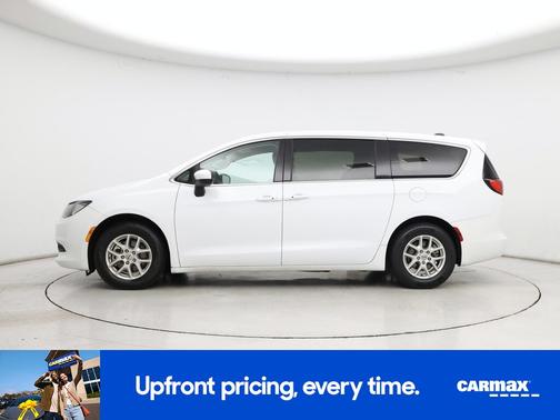 White 2022 Chrysler Voyager LX