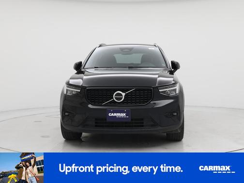 2023 Volvo XC40 B4 Plus Dark Theme