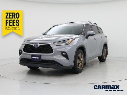 Gray 2022 Toyota Highlander Hybrid XLE Bronze
