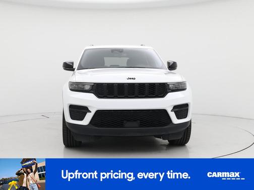 White 2023 Jeep Grand Cherokee Altitude