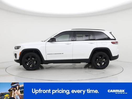 White 2023 Jeep Grand Cherokee Altitude