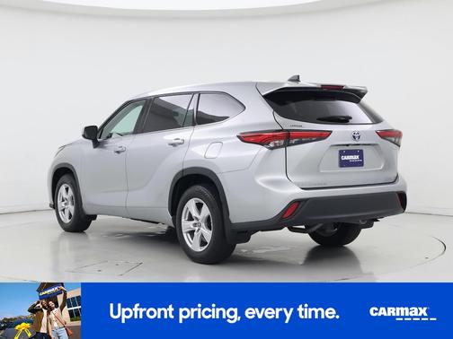 Silver 2022 Toyota Highlander Hybrid LE