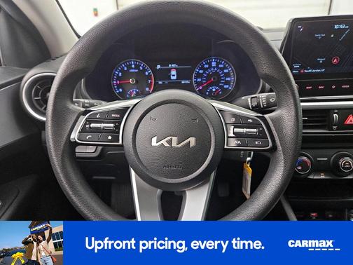 White 2024 Kia Forte LXS