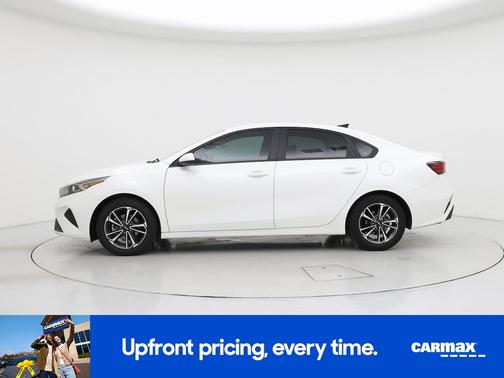 White 2024 Kia Forte LXS