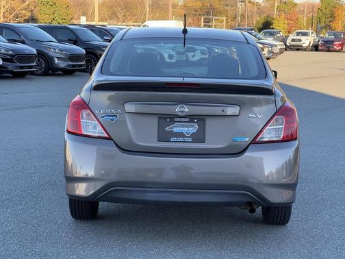 2016 Nissan Versa 1.6 SV
