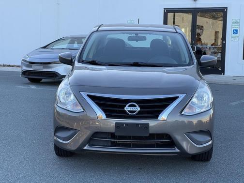 2016 Nissan Versa 1.6 SV