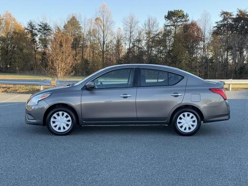 2016 Nissan Versa 1.6 SV