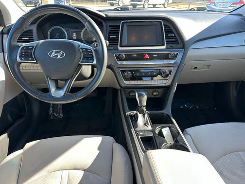2018 Hyundai SONATA SEL