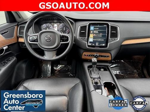 2022 Volvo XC90 T6 Momentum