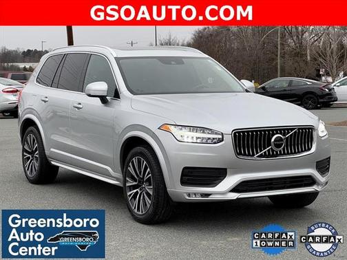 2022 Volvo XC90 T6 Momentum