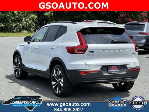 2024 Volvo XC40 B5 Plus Dark Theme