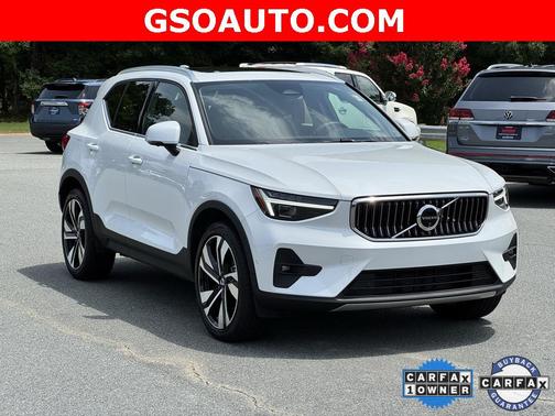2024 Volvo XC40 B5 Plus Bright Theme