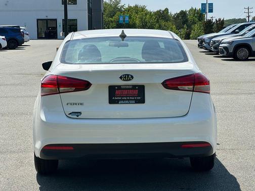 Clear White 2017 Kia Forte LX