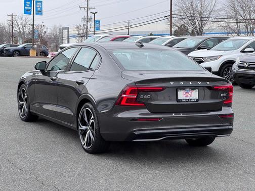 2024 Volvo S60 B5 Core Dark Theme