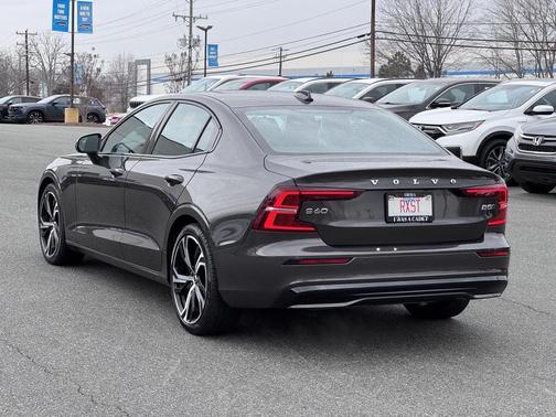 2024 Volvo S60 B5 Core Dark Theme