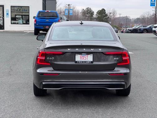 2024 Volvo S60 B5 Core Dark Theme