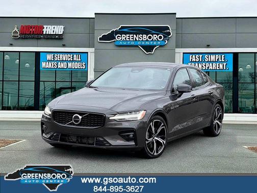 2024 Volvo S60 B5 Core Dark Theme