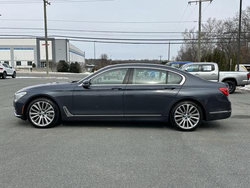 2016 BMW 750 i xDrive
