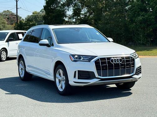 2022 Audi Q7 45 Premium