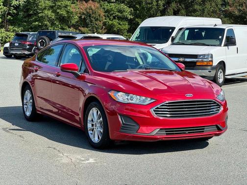 2020 Ford Fusion SE