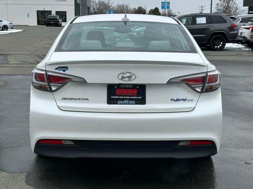 2016 Hyundai SONATA Hybrid SE