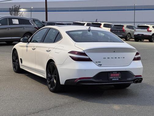 2023 Genesis G70 2.0T RWD