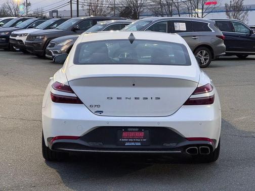 2023 Genesis G70 2.0T RWD