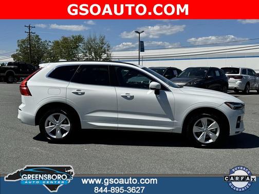 2022 Volvo XC60 B5 Momentum
