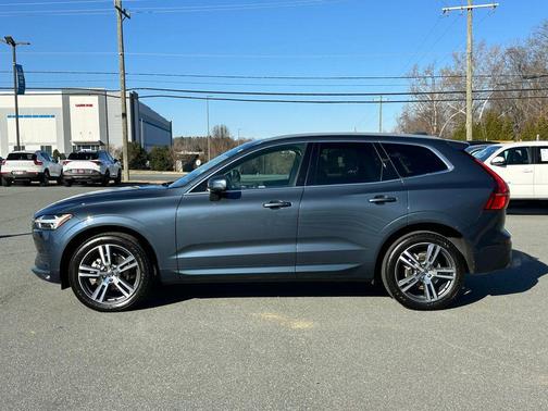 2020 Volvo XC60 T5 Momentum