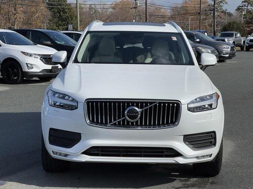 2021 Volvo XC90 T6 Momentum