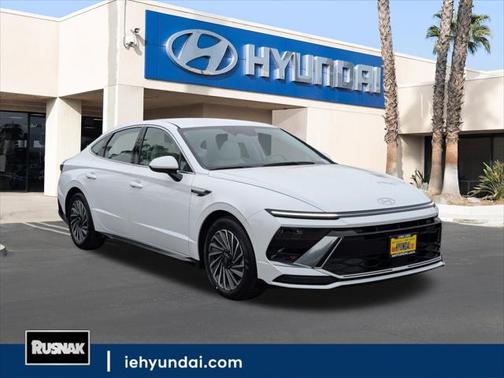 2025 Hyundai SONATA Hybrid SE