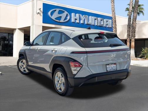 2025 Hyundai KONA SE