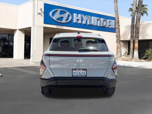 2025 Hyundai KONA SE