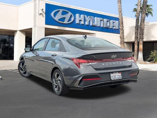 2025 Hyundai ELANTRA Sport