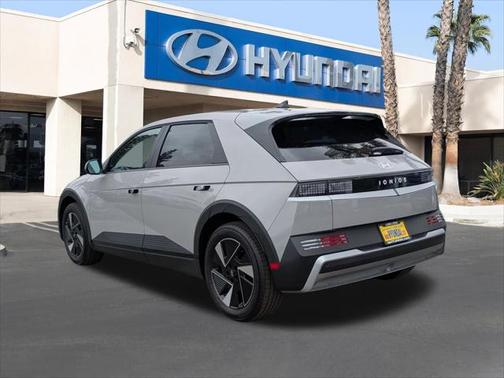2025 Hyundai IONIQ 5 SE Standard Range