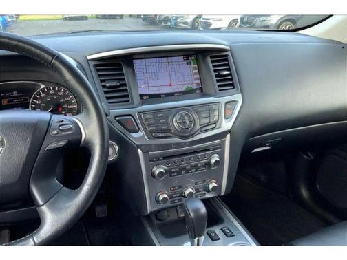 2019 Nissan Pathfinder SL