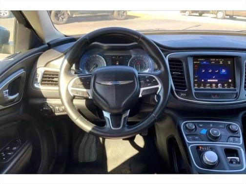 2017 Chrysler 200 Limited