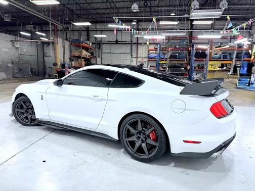 2021 Ford Shelby GT500 Base