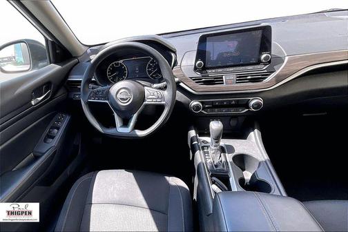 Glacier White 2025 Nissan Altima 2.5 SV